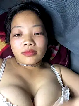 Snapshot of Lyrasss chatting on October 19, 6:37 am Lyrasss online show from October 19, 6:37 am