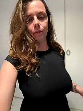 TenderLaGlamor online show from September 22, 6:06 pm