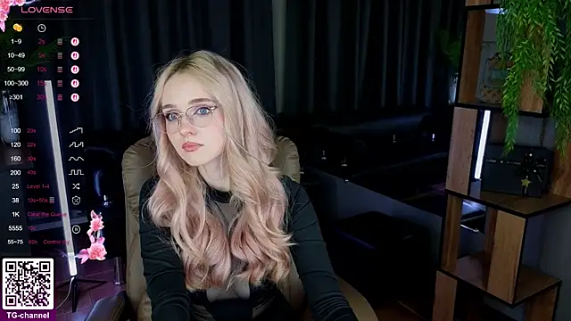 exxxcore  online show from November 6, 6:47 pm