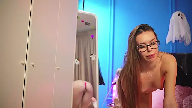 Snapshot of alexxisrae chatting on November 1, 7:34 am alexxisrae online show from November 1, 7:34 am