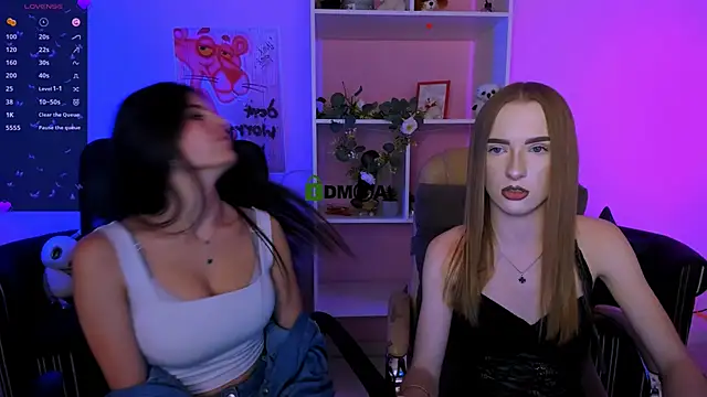 lizzie boom online show from September 22, 7:45 pm