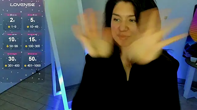 Snapshot of Sandra_Curly chatting on October 19, 7:16 pm Sandra Curly online show from October 19, 7:16 pm