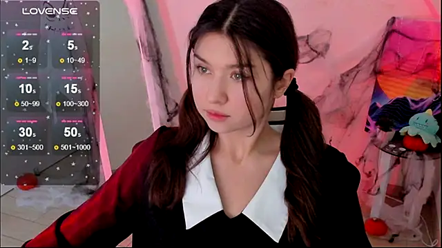 Snapshot of Sandra_Curly chatting on October 31, 8:35 pm Sandra Curly online show from October 31, 8:35 pm