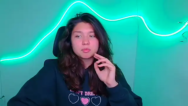 Snapshot of Sandra_Curly chatting on September 19, 9:14 pm Sandra Curly online show from September 19, 9:14 pm