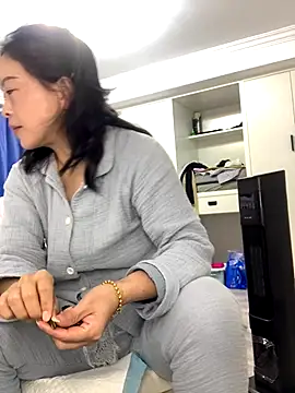 Snapshot of cgooh-611 chatting on October 27, 11:17 am cgooh-611 online show from October 27, 11:17 am