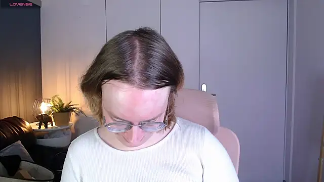 Amanda Butlerr online show from May 8, 11:02 am