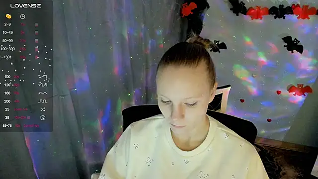 Kassandra XX online show from October 21, 1:15 pm