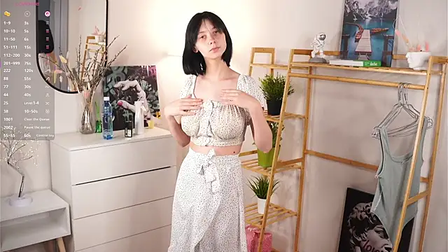 Snapshot of SuzanneHowse chatting on October 14, 6:49 am SuzanneHowse online show from October 14, 6:49 am