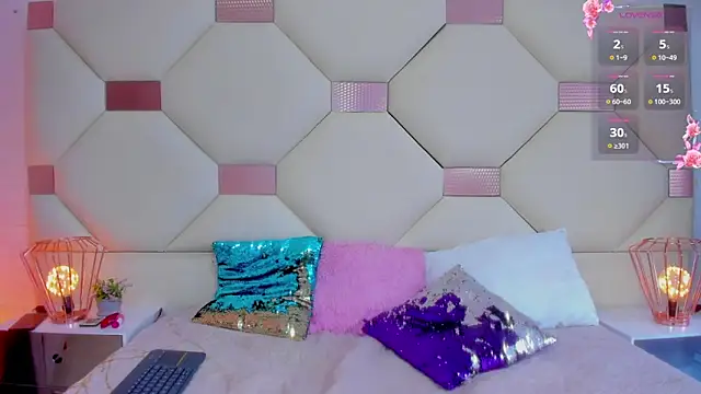 Snapshot of LunaToledo chatting on September 20, 1:20 pm LunaToledo online show from September 20, 1:20 pm