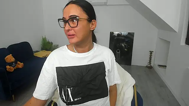 Helen Sinn online show from September 11, 4:13 am