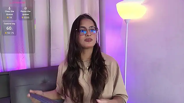 Snapshot of Abby_Raschell chatting on September 28, 4:19 am Abby Raschell online show from September 28, 4:19 am