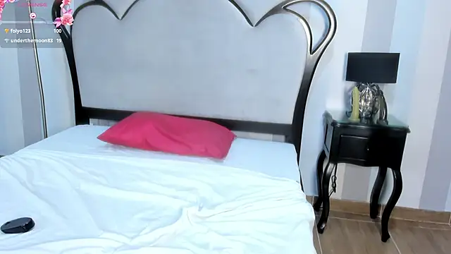 MiaAmore  online show from October 18, 8:21 pm