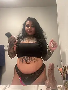 chicanachic13 online show from April 4, 2:54 am