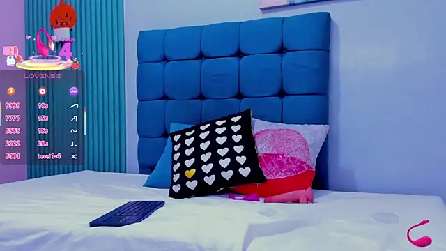 Snapshot of Dianita_bitch chatting on October 28, 12:44 pm Dianita bitch online show from October 28, 12:44 pm