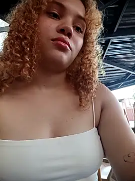 Snapshot of SirenRouge_69 chatting on September 18, 9:46 pm SirenRouge 69 online show from September 18, 9:46 pm