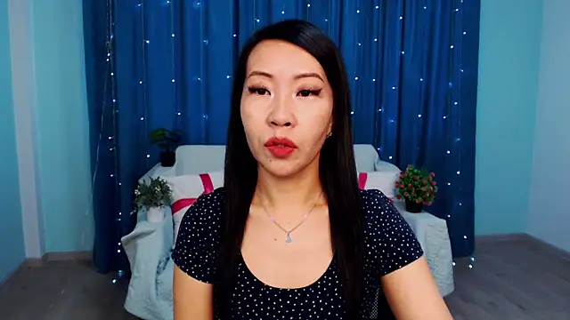 Snapshot of LiaPak chatting on October 20, 12:57 am LiaPak online show from October 20, 12:57 am