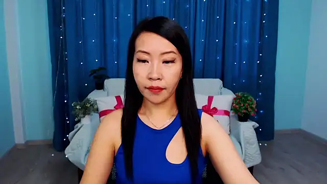 Snapshot of LiaPak chatting on October 27, 1:01 am LiaPak online show from October 27, 1:01 am