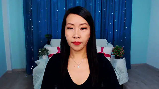 Snapshot of LiaPak chatting on October 22, 1:10 am LiaPak online show from October 22, 1:10 am