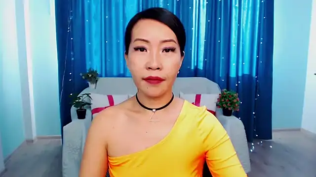 Snapshot of LiaPak chatting on October 15, 1:19 am LiaPak online show from October 15, 1:19 am