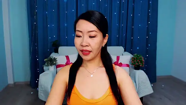 Snapshot of LiaPak chatting on October 28, 1:11 am LiaPak online show from October 28, 1:11 am