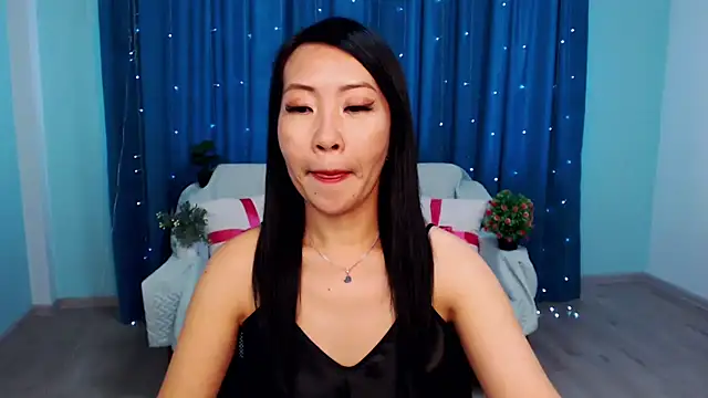 Snapshot of LiaPak chatting on October 10, 3:22 am LiaPak online show from October 10, 3:22 am