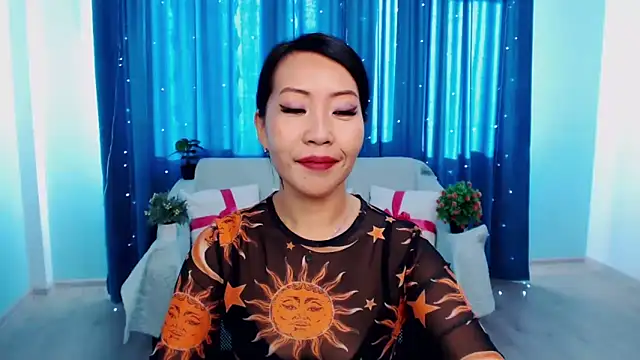 Snapshot of LiaPak chatting on October 8, 1:21 am LiaPak online show from October 8, 1:21 am