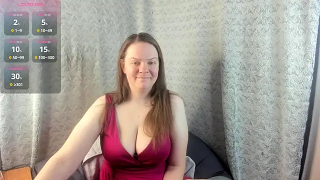 MiaLores online show from February 10, 9:01 am