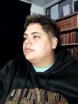 Snapshot of Hailey_Curvy chatting on October 17, 7:22 am Hailey Curvy online show from October 17, 7:22 am