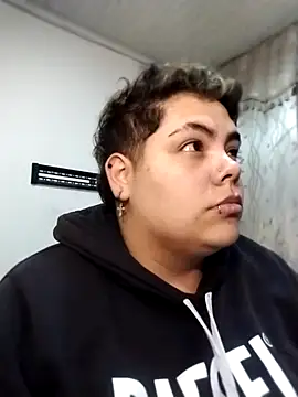 Snapshot of Hailey_Curvy chatting on October 25, 3:58 am Hailey Curvy online show from October 25, 3:58 am