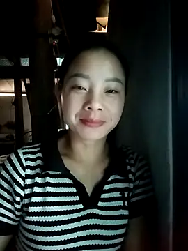 Snapshot of milo123-xx chatting on October 1, 6:51 am milo123-xx online show from October 1, 6:51 am