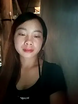 Snapshot of milo123-xx chatting on October 3, 9:36 am milo123-xx online show from October 3, 9:36 am