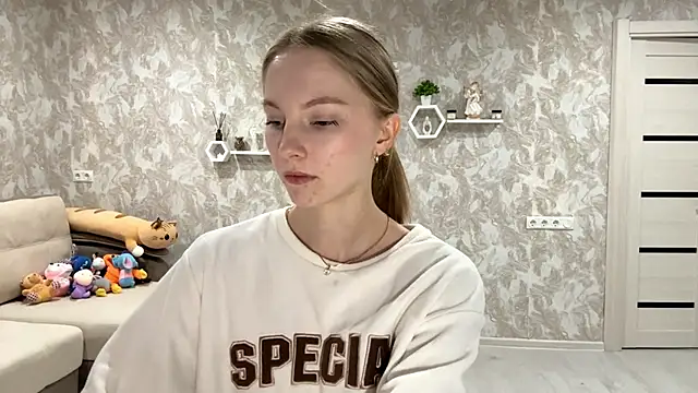 Snapshot of BrightAnnie chatting on October 8, 3:16 pm BrightAnnie online show from October 8, 3:16 pm