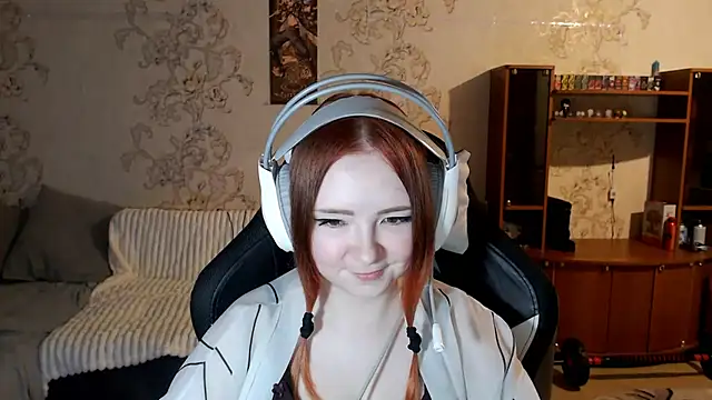 PansyBorriello online show from September 23, 4:27 pm