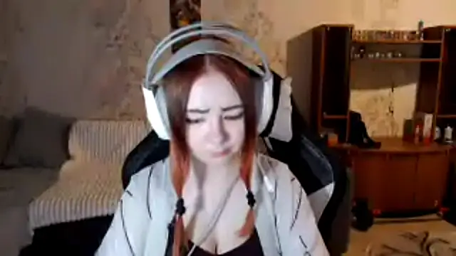 PansyBorriello online show from September 21, 4:16 pm