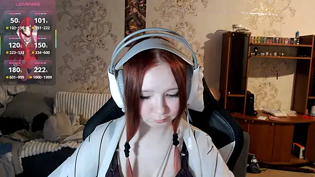 PansyBorriello online show from October 21, 4:33 pm