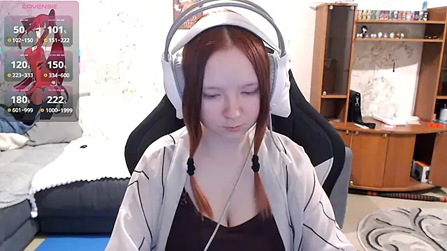 PansyBorriello online show from October 27, 4:13 pm