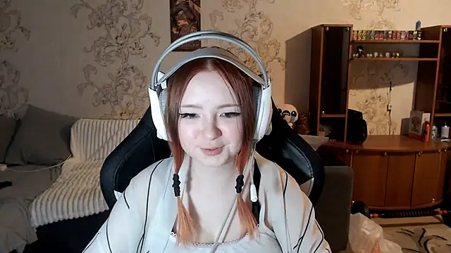 PansyBorriello online show from September 24, 4:28 pm