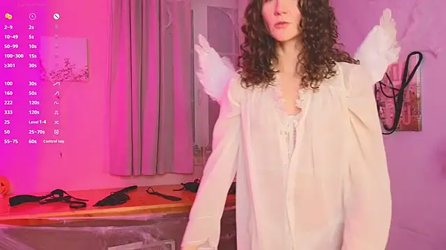 Snapshot of laracroftmansion chatting on October 29, 7:16 pm laracroftmansion online show from October 29, 7:16 pm