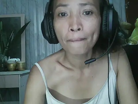 pinayhotii online show from September 19, 10:31 pm