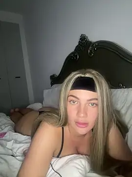 little lola x online show from March 8, 10:13 pm