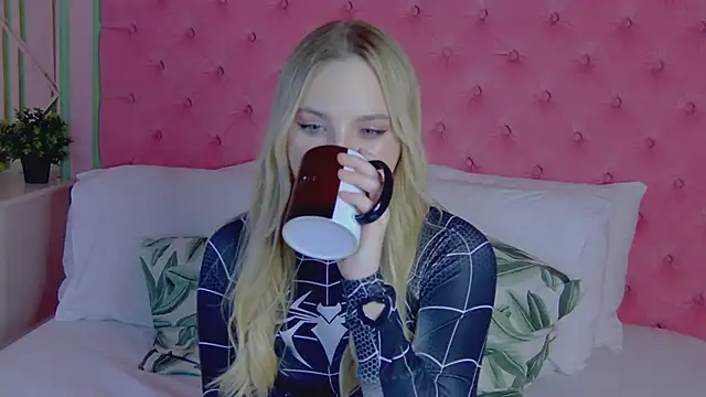 Sky Cutie online show from March 23, 8:42 am