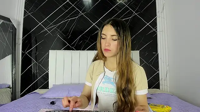 shirley hott online show from September 23, 2:15 pm