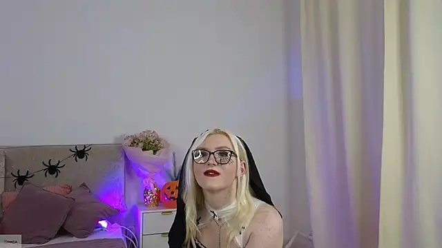 Snapshot of Jules_night chatting on October 31, 9:08 pm Jules night online show from October 31, 9:08 pm