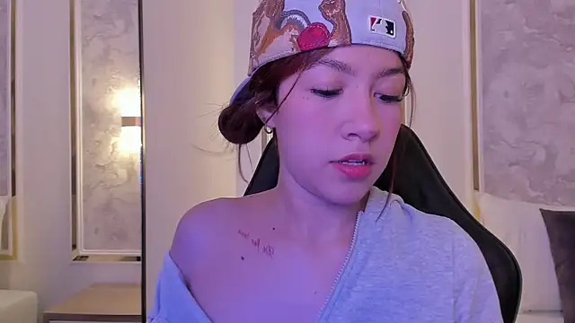 doll eyees  online show from September 20, 3:49 am