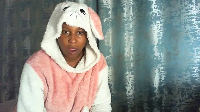 Snapshot of Sweetchocolate38 chatting on September 13, 8:17 pm Sweetchocolate38 online show from September 13, 8:17 pm