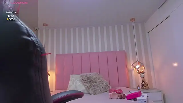 Snapshot of KATIAMOSS1 chatting on October 8, 12:31 pm KATIAMOSS1 online show from October 8, 12:31 pm