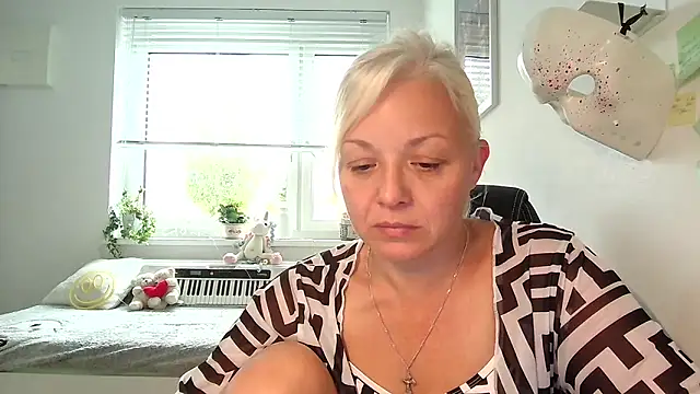 Snapshot of Linsy_Kim chatting on September 23, 7:50 am Linsy Kim online show from September 23, 7:50 am