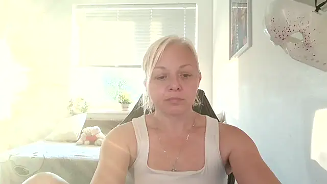 Snapshot of Linsy_Kim chatting on September 21, 4:38 pm Linsy Kim online show from September 21, 4:38 pm