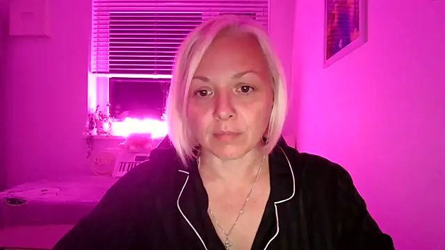 Snapshot of Linsy_Kim chatting on September 27, 6:59 pm Linsy Kim online show from September 27, 6:59 pm