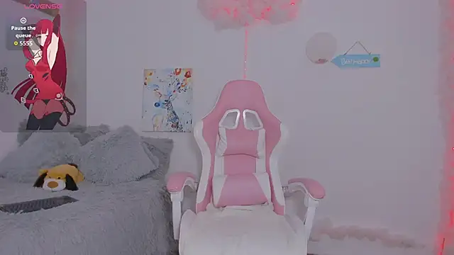 Snapshot of milfAaura chatting on September 18, 3:05 am milfAaura online show from September 18, 3:05 am